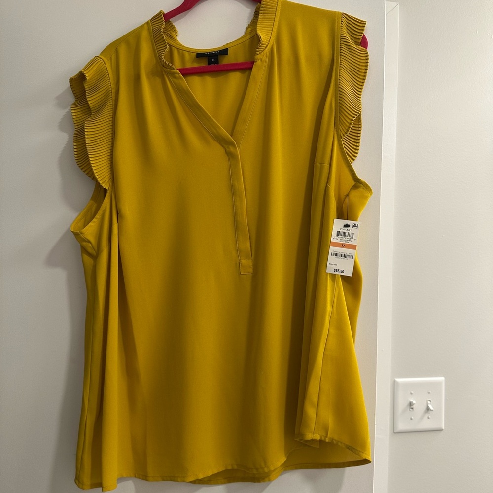 NWT Flutter Sleeve Blouse with Ruffle Collar